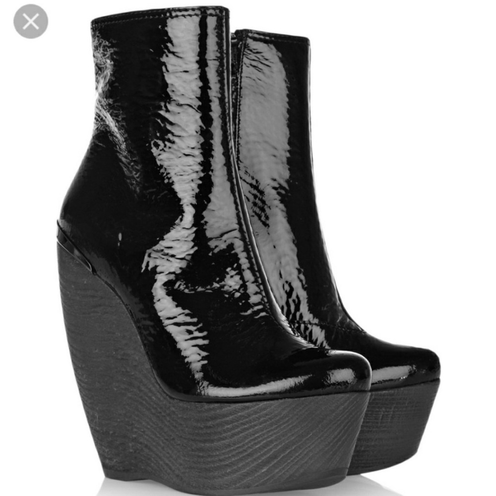 Half ankle boots lanvin patent